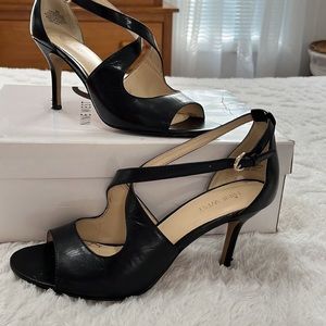 Nine West size 8 black leather heeled sandals